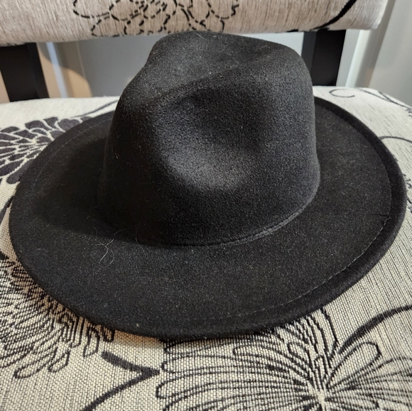 Fedora - Picture 2 of 5